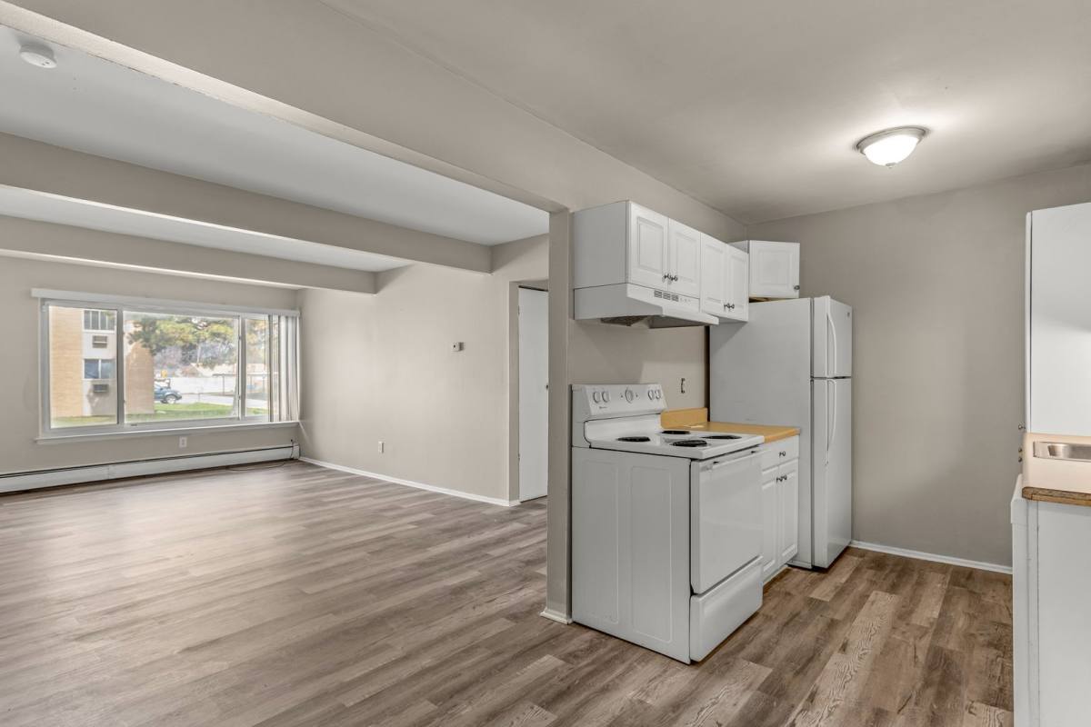 Apartment for rent at 21800 Coolidge, Oak Park, MI 48237