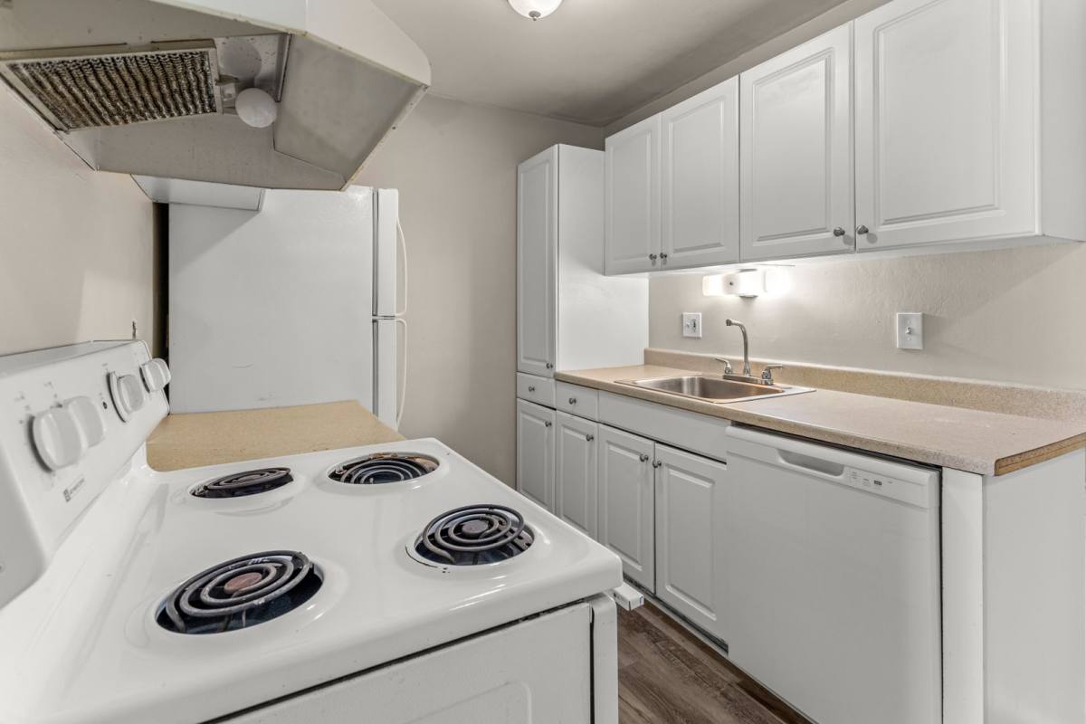 Apartment for rent at 21800 Coolidge, Oak Park, MI 48237