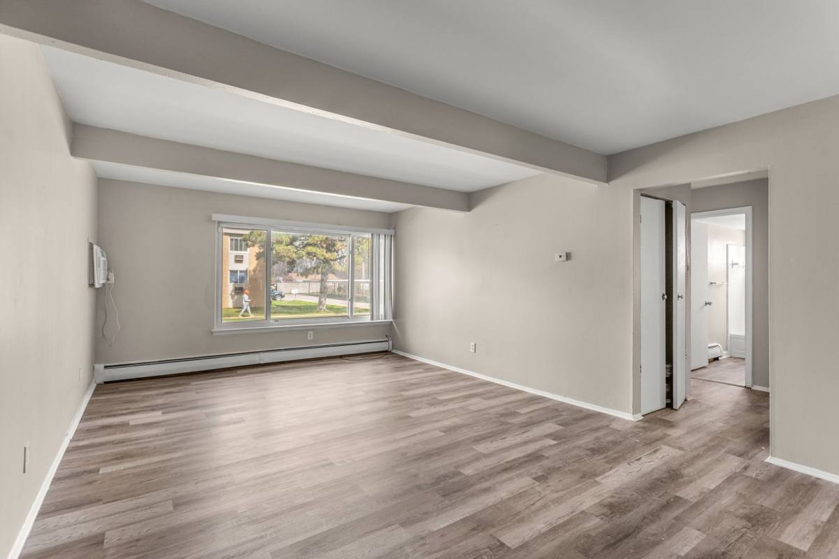 Apartment for rent at 21800 Coolidge, Oak Park, MI 48237