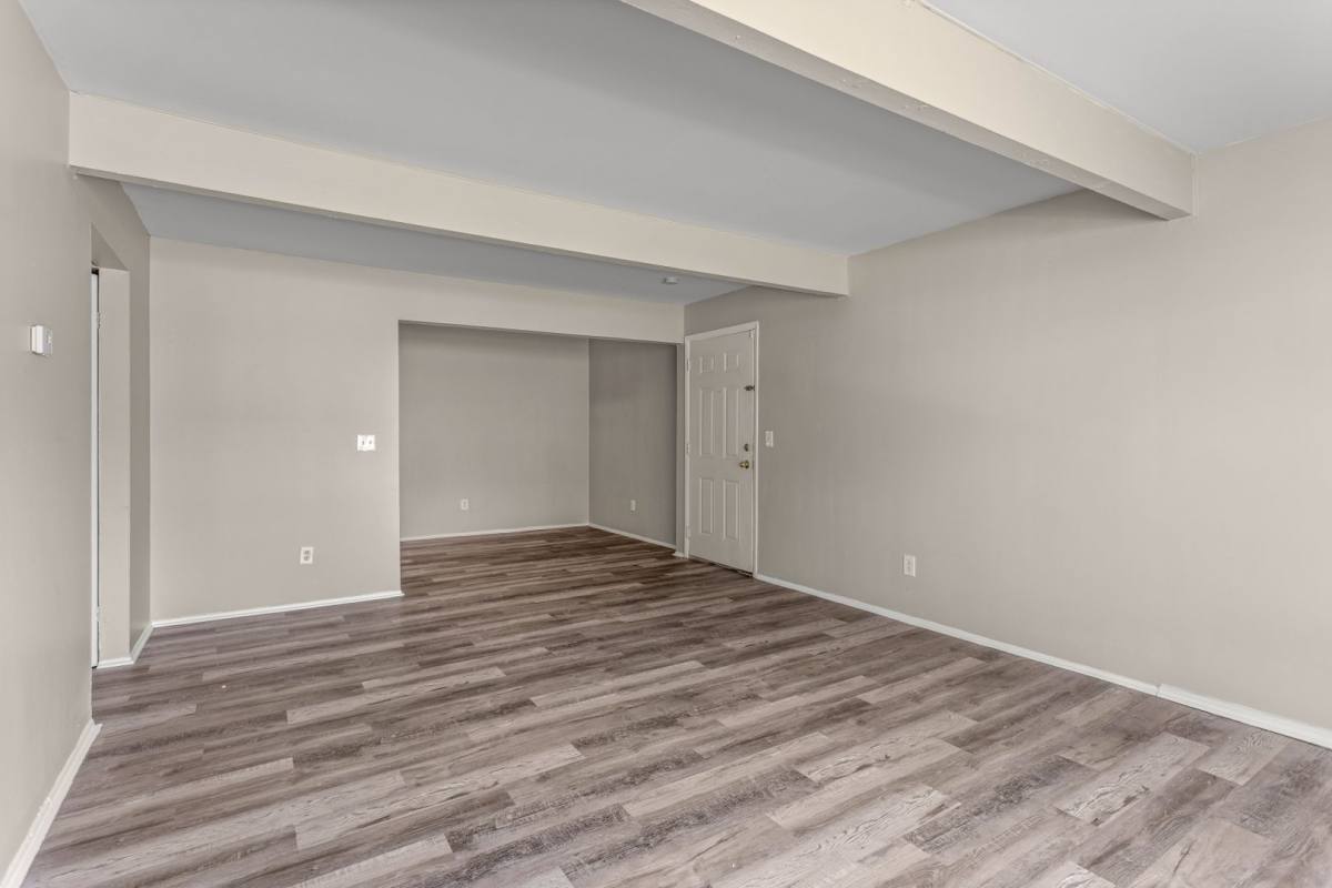 Apartment for rent at 21800 Coolidge, Oak Park, MI 48237