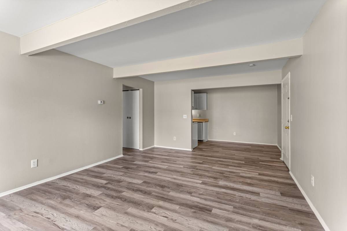 Apartment for rent at 21800 Coolidge, Oak Park, MI 48237