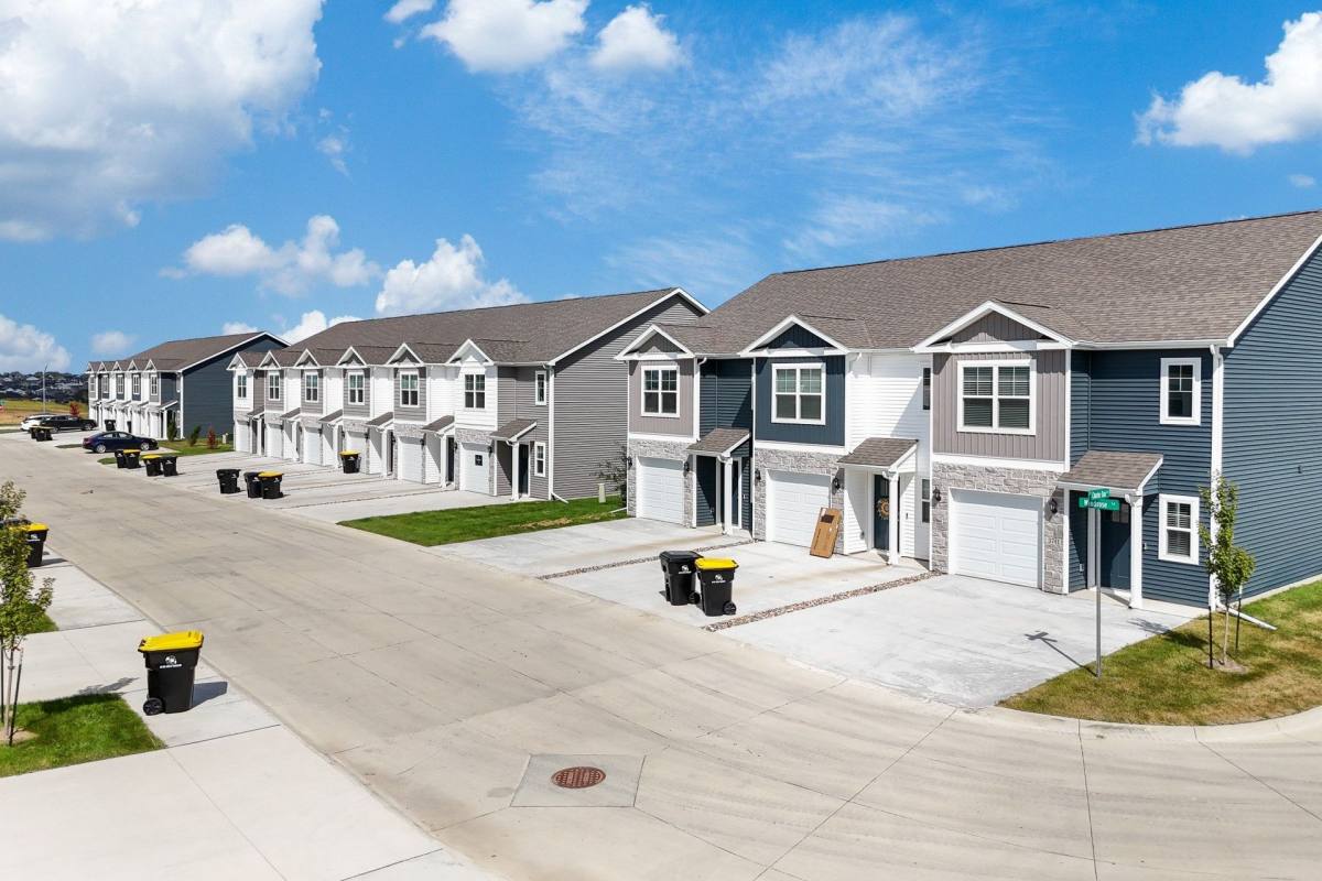 Townhouse for rent at 3681 Jasmine Lane, Waukee, IA 50263