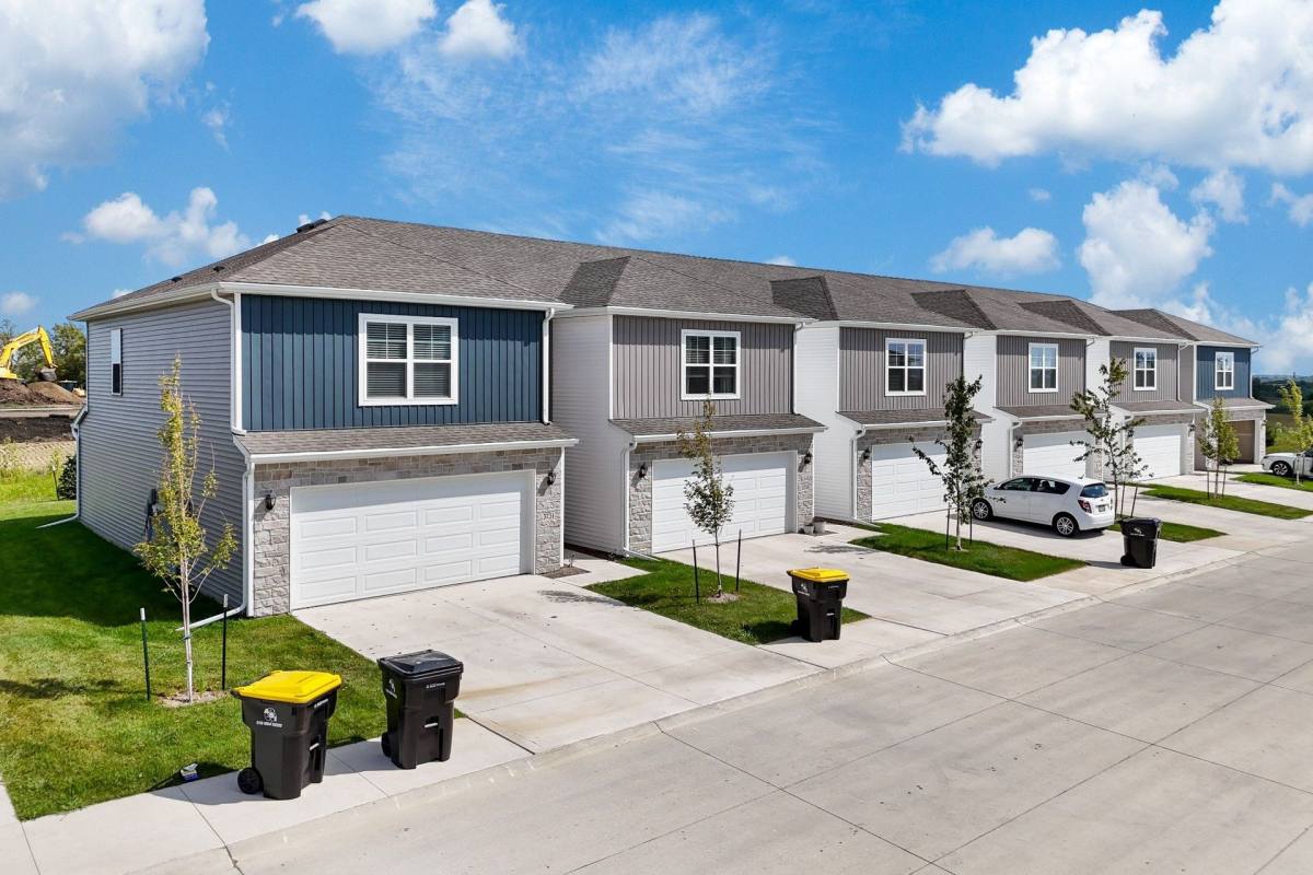 Townhouse for rent at 3681 Jasmine Lane, Waukee, IA 50263