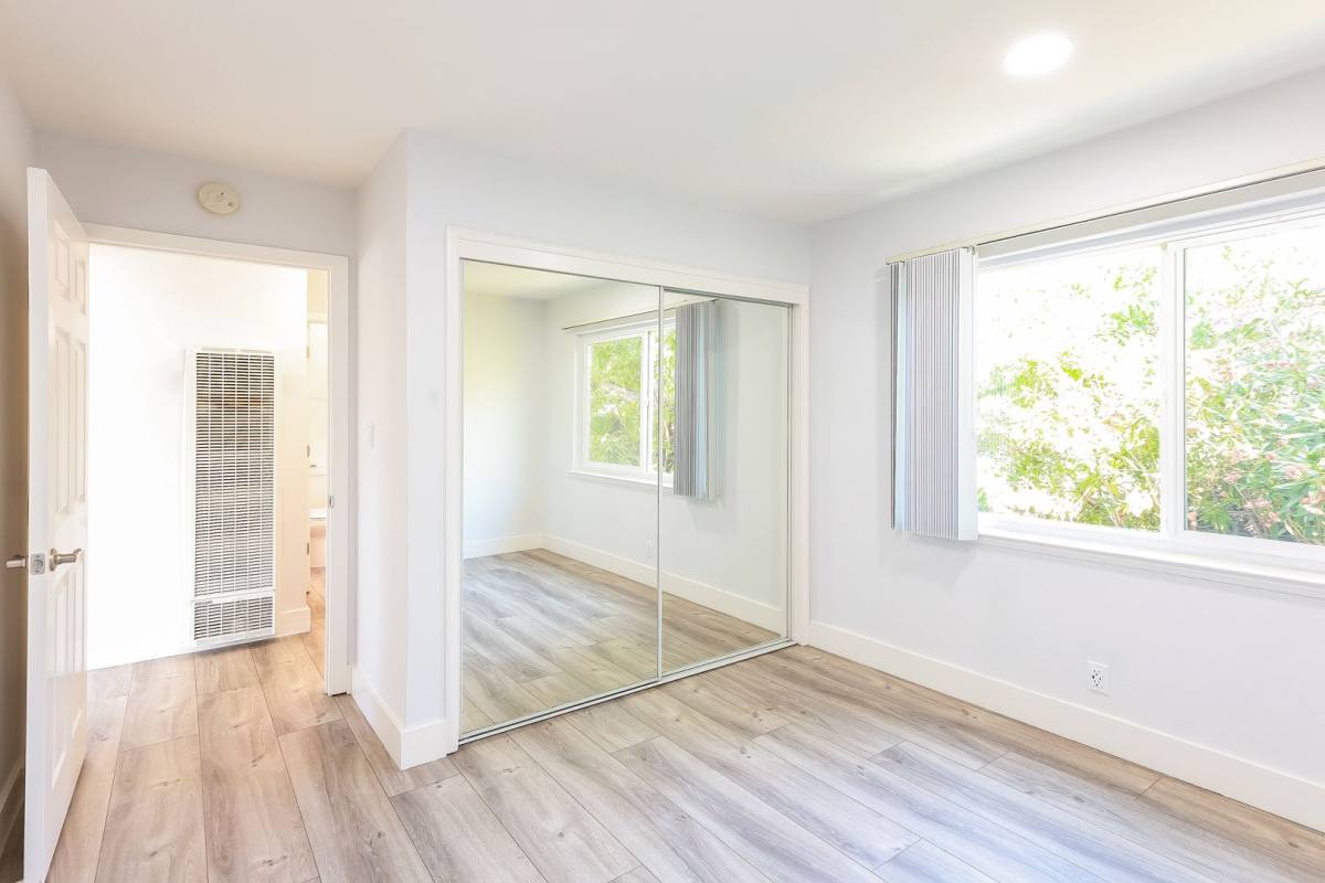 Apartment for rent at 1384 Oakland Blvd, Walnut Creek, CA 94596