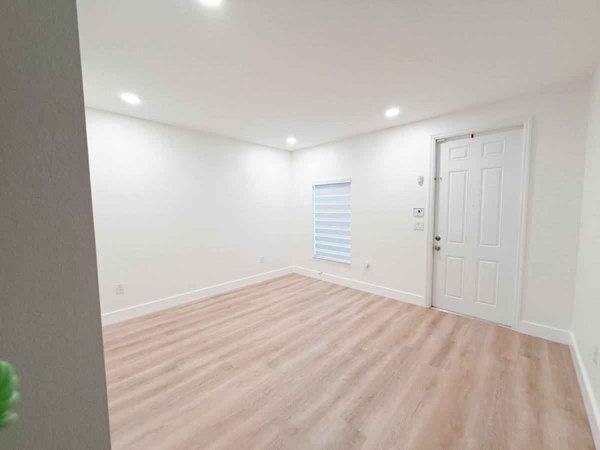 Townhouse for rent at 4102 NE 26th St, Homestead, FL 33033