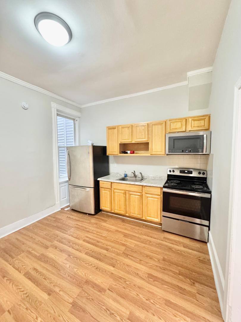 Apartment for rent at 1813 W Thompson St #1, Philadelphia, PA 19121