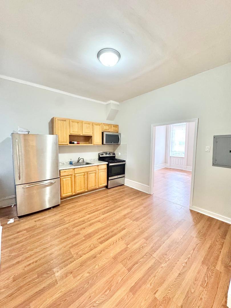 Apartment for rent at 1813 W Thompson St #1, Philadelphia, PA 19121