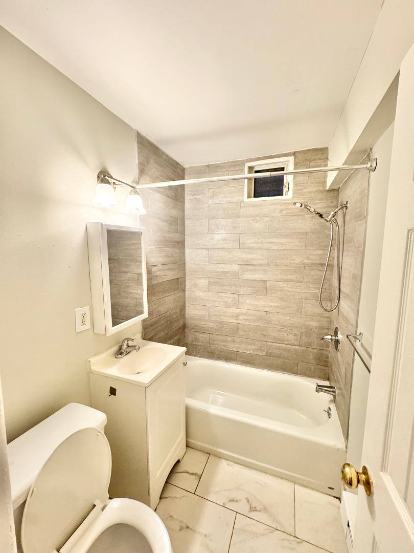 Apartment for rent at 1813 W Thompson St #1, Philadelphia, PA 19121