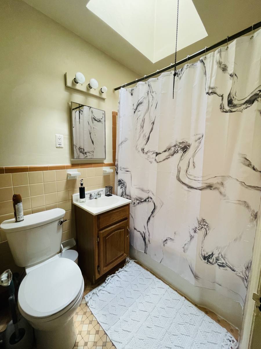 Apartment for rent at 426 Central Ave #2, Cheltenham, PA 19012