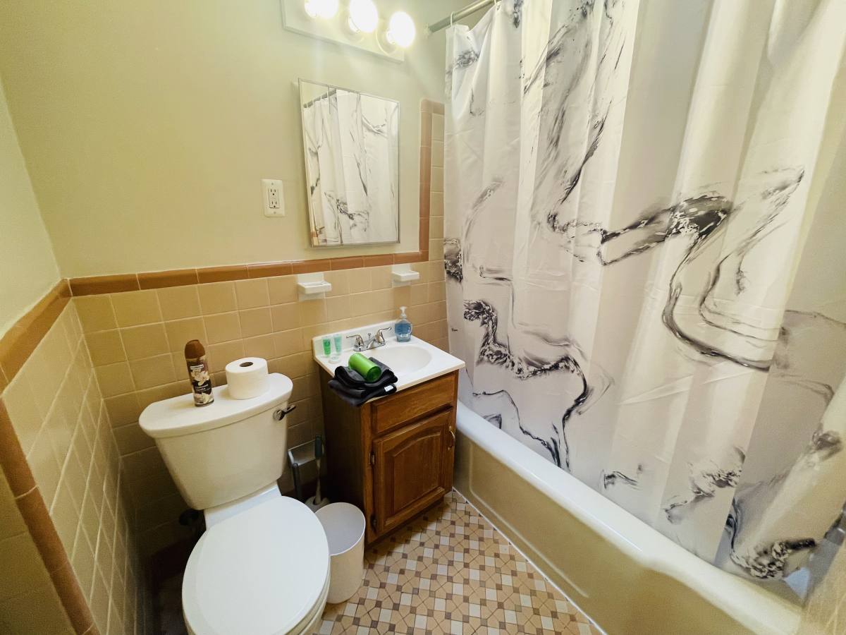 Apartment for rent at 426 Central Ave #2, Cheltenham, PA 19012