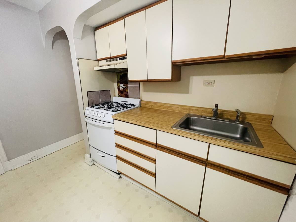Apartment for rent at 431 Valley Rd #C2, Elkins Park, PA 19027