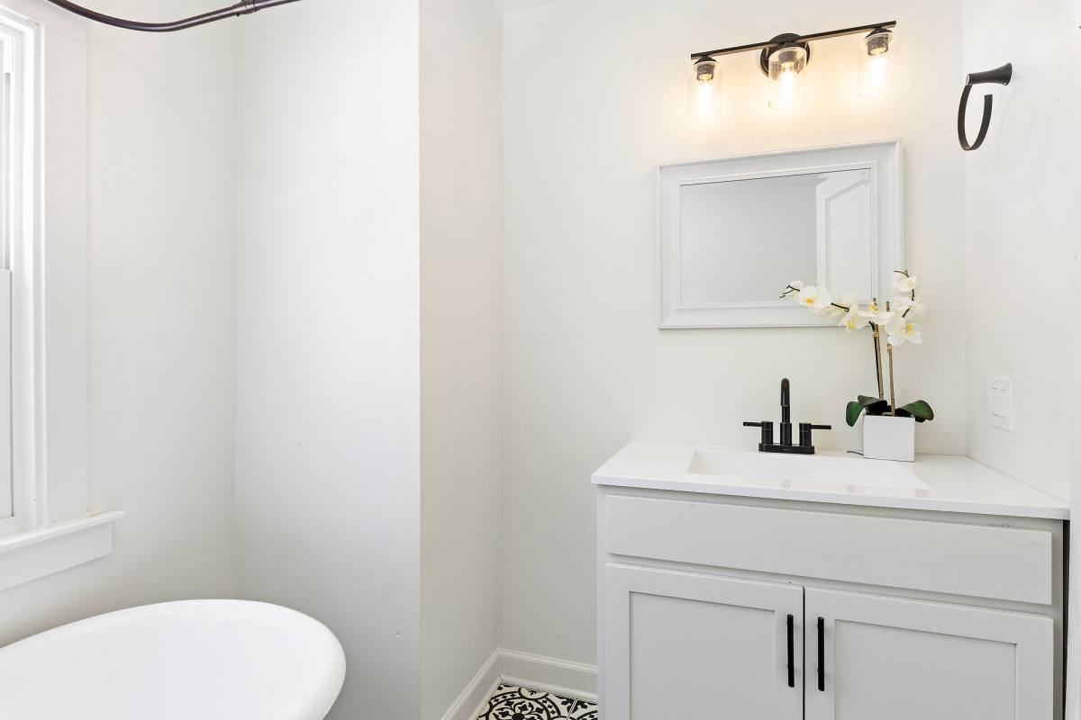 Apartment for rent at Muehlebach, 1800-1816 W 41st St, Kansas City, MO 64111