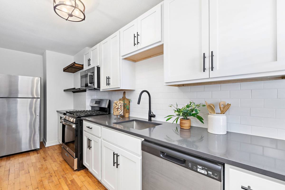 Apartment for rent at Muehlebach, 1800-1816 W 41st St, Kansas City, MO 64111