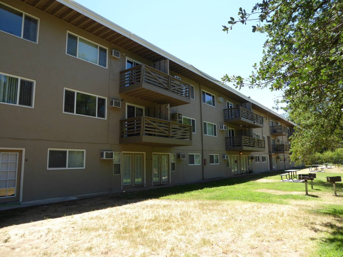 Apartment for rent at 2850 Pioneer Dr, Redding, CA 96001