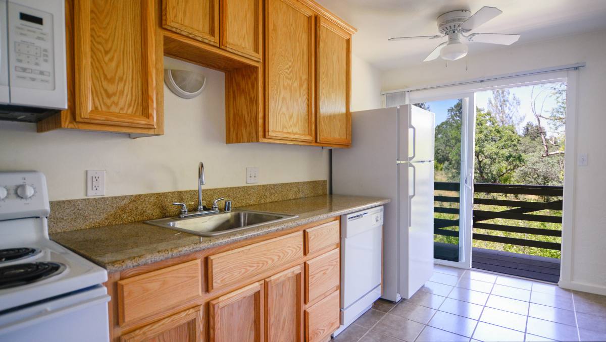 Apartment for rent at 2850 Pioneer Dr, Redding, CA 96001