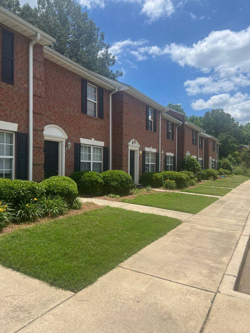 Apartment for rent at 1197 Cedar Shoals Dr, Athens, GA 30605