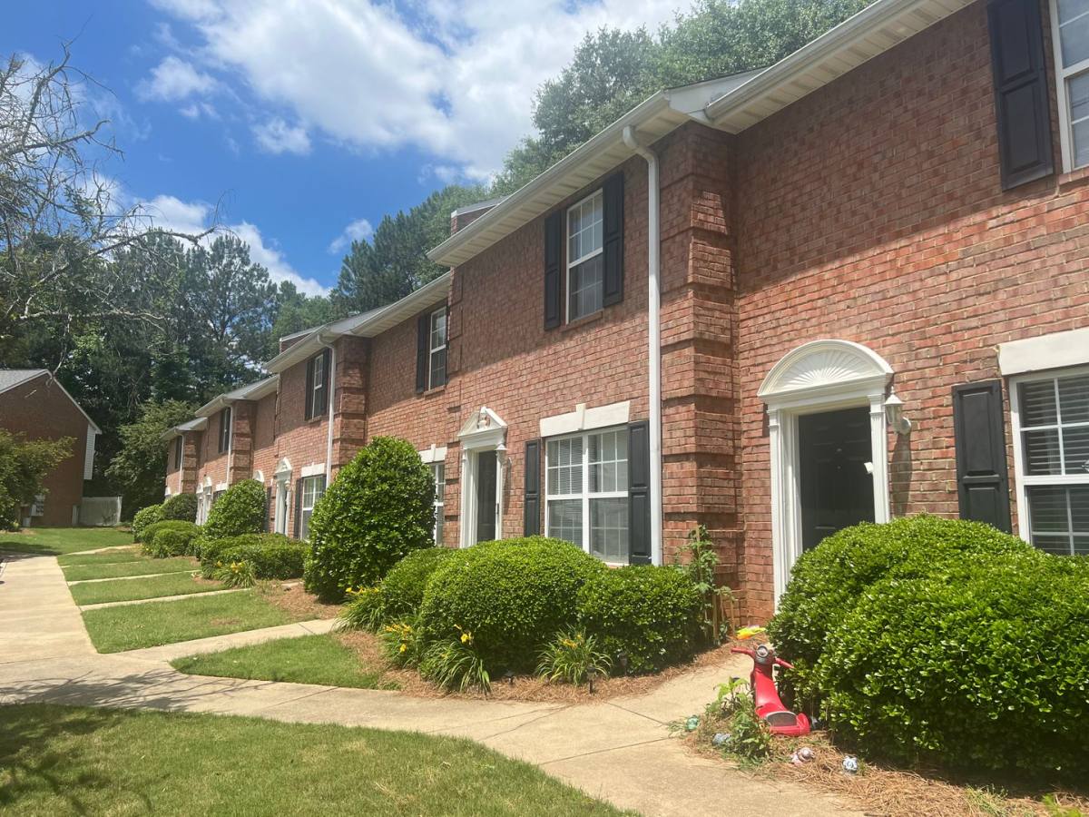 Apartment for rent at 1197 Cedar Shoals Dr, Athens, GA 30605