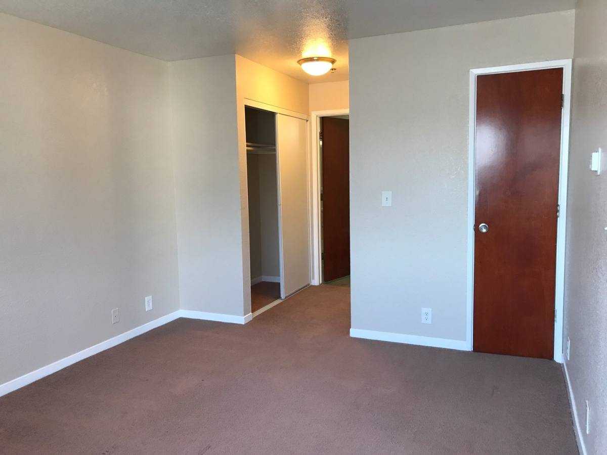 Apartment for rent at 2943 Macarthur Blvd, Oakland, CA 94602