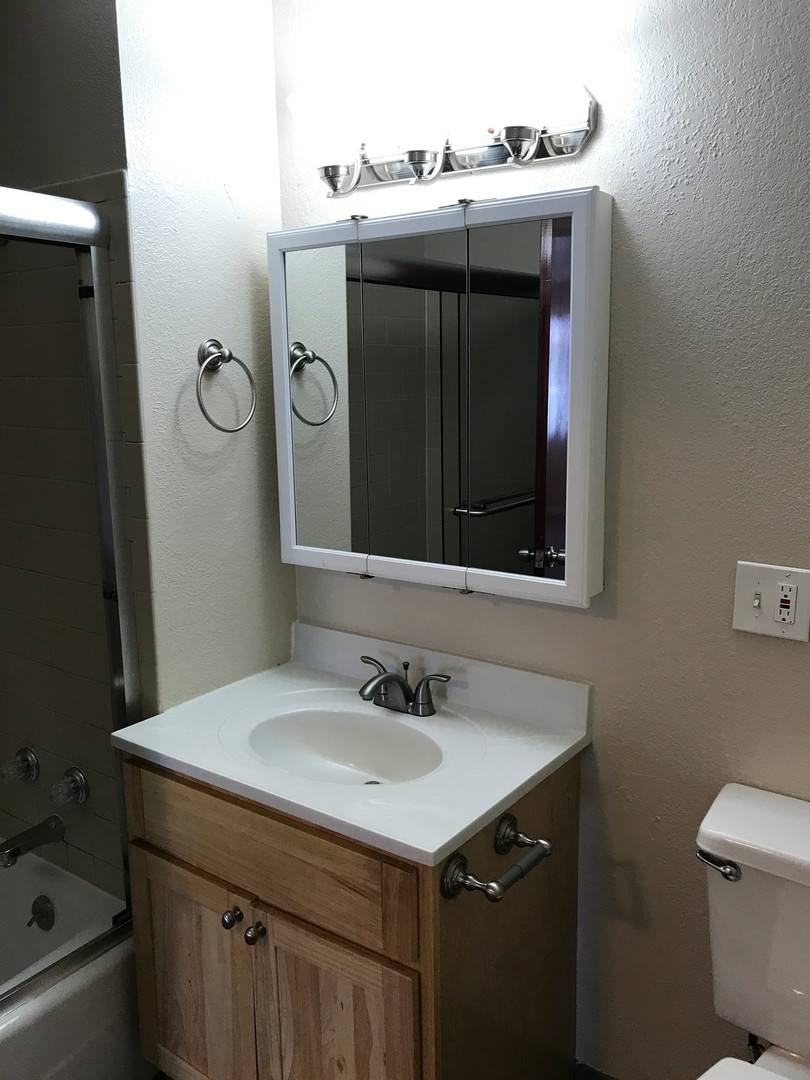 Apartment for rent at 2943 Macarthur Blvd, Oakland, CA 94602