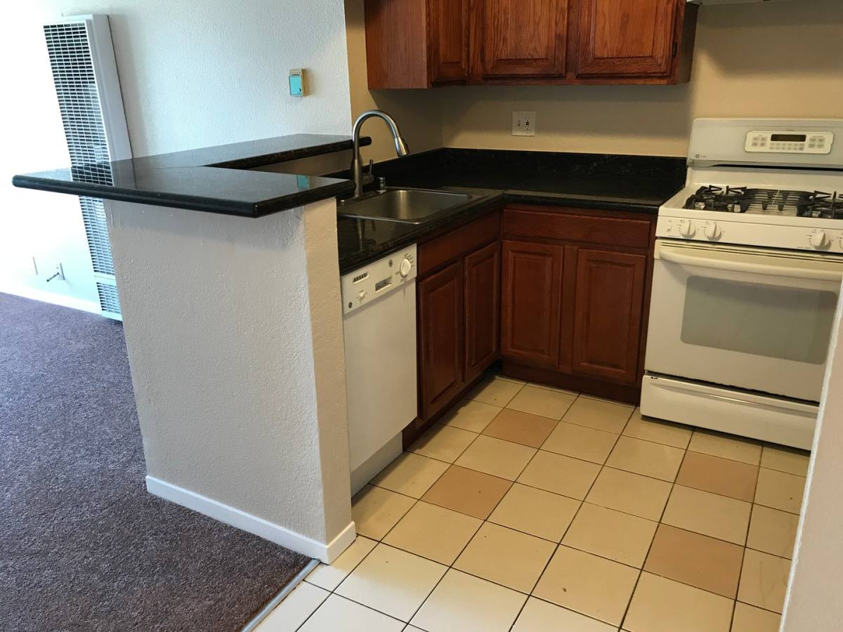 Apartment for rent at 2943 Macarthur Blvd, Oakland, CA 94602