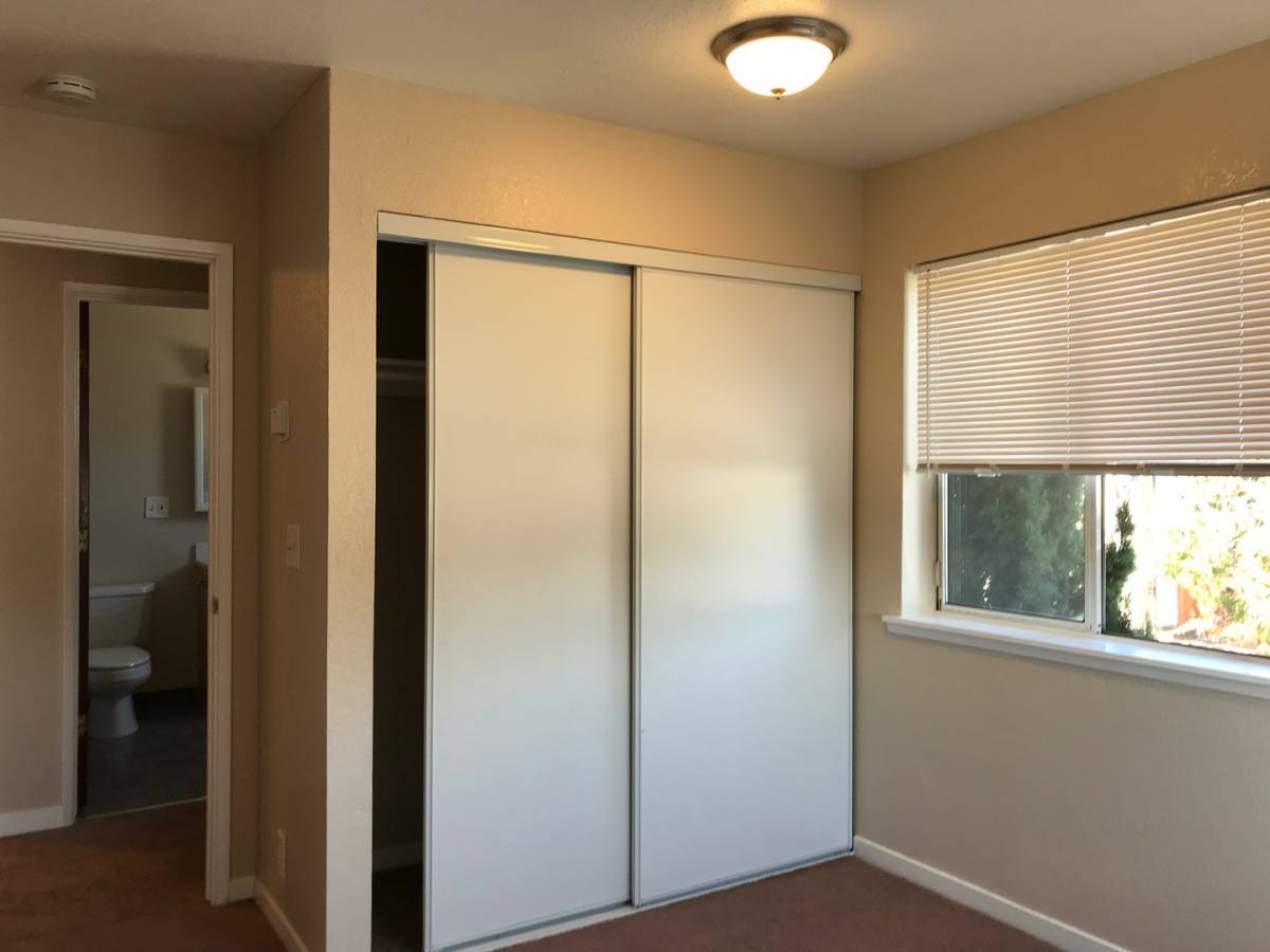 Apartment for rent at 2943 Macarthur Blvd, Oakland, CA 94602