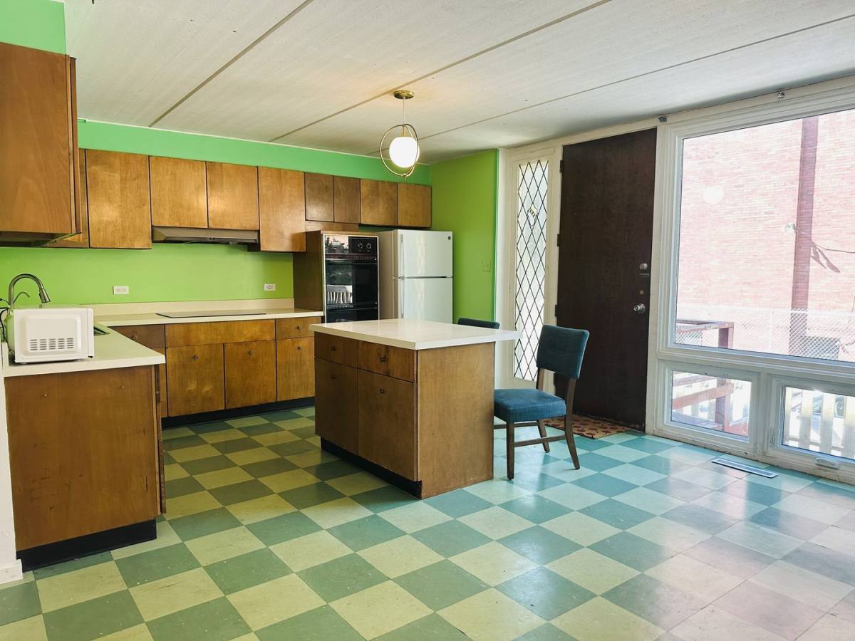 Townhouse for rent at 5140 S Dorchester, Chicago, IL 60615