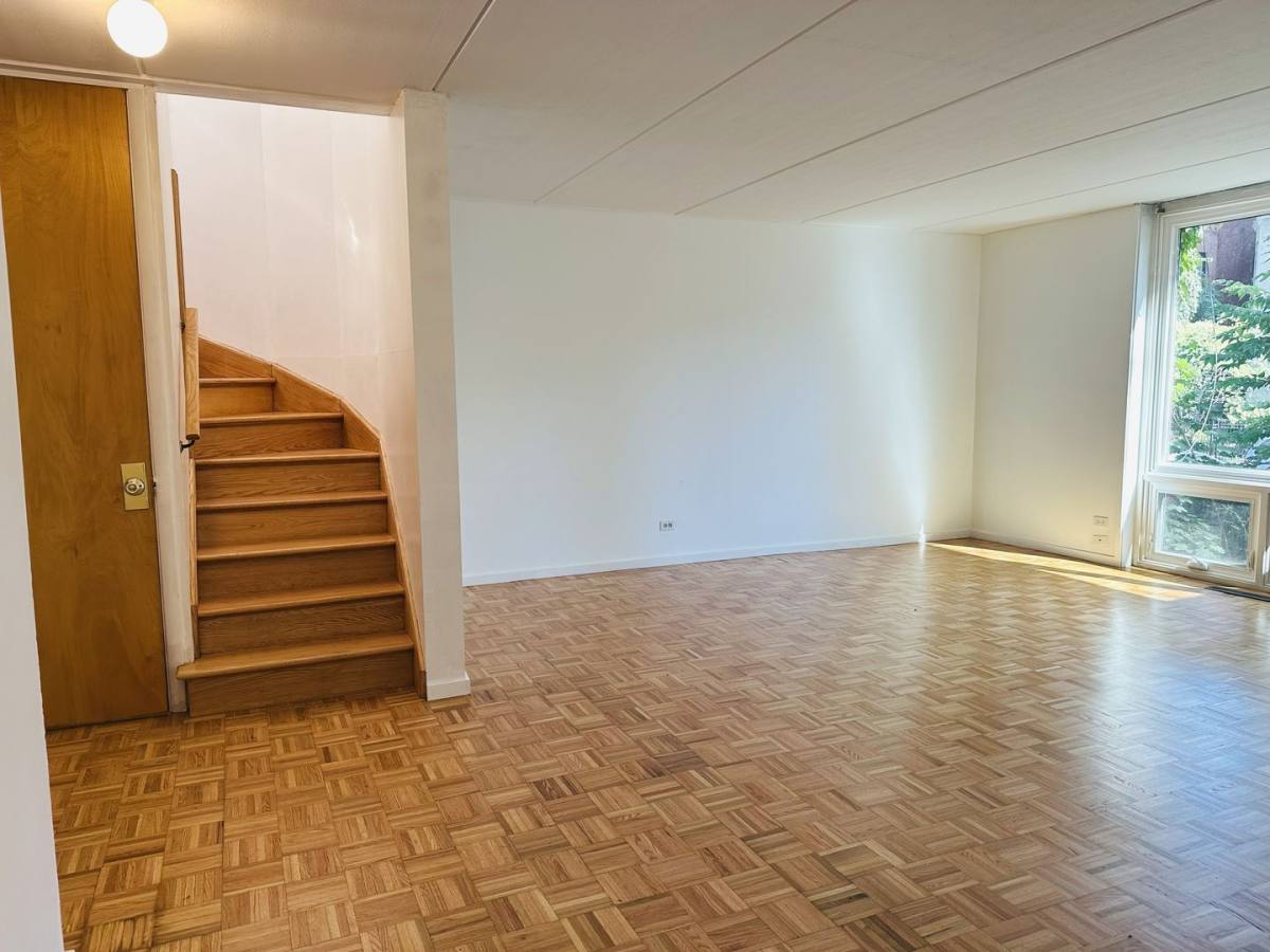 Townhouse for rent at 5140 S Dorchester, Chicago, IL 60615