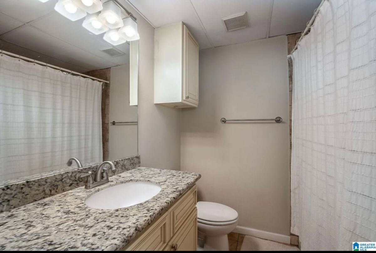 Condo for rent at 619 15th Ave, Tuscaloosa, AL 35401