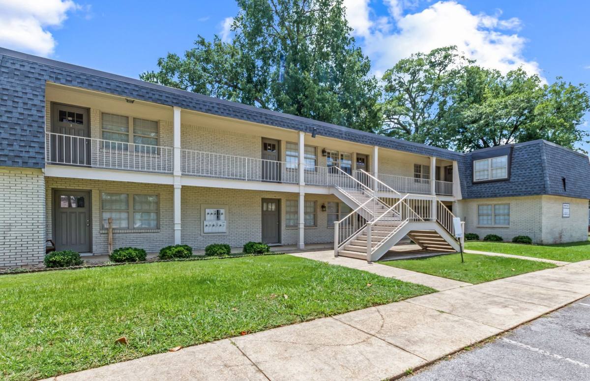 Condo for rent at 619 15th Ave, Tuscaloosa, AL 35401