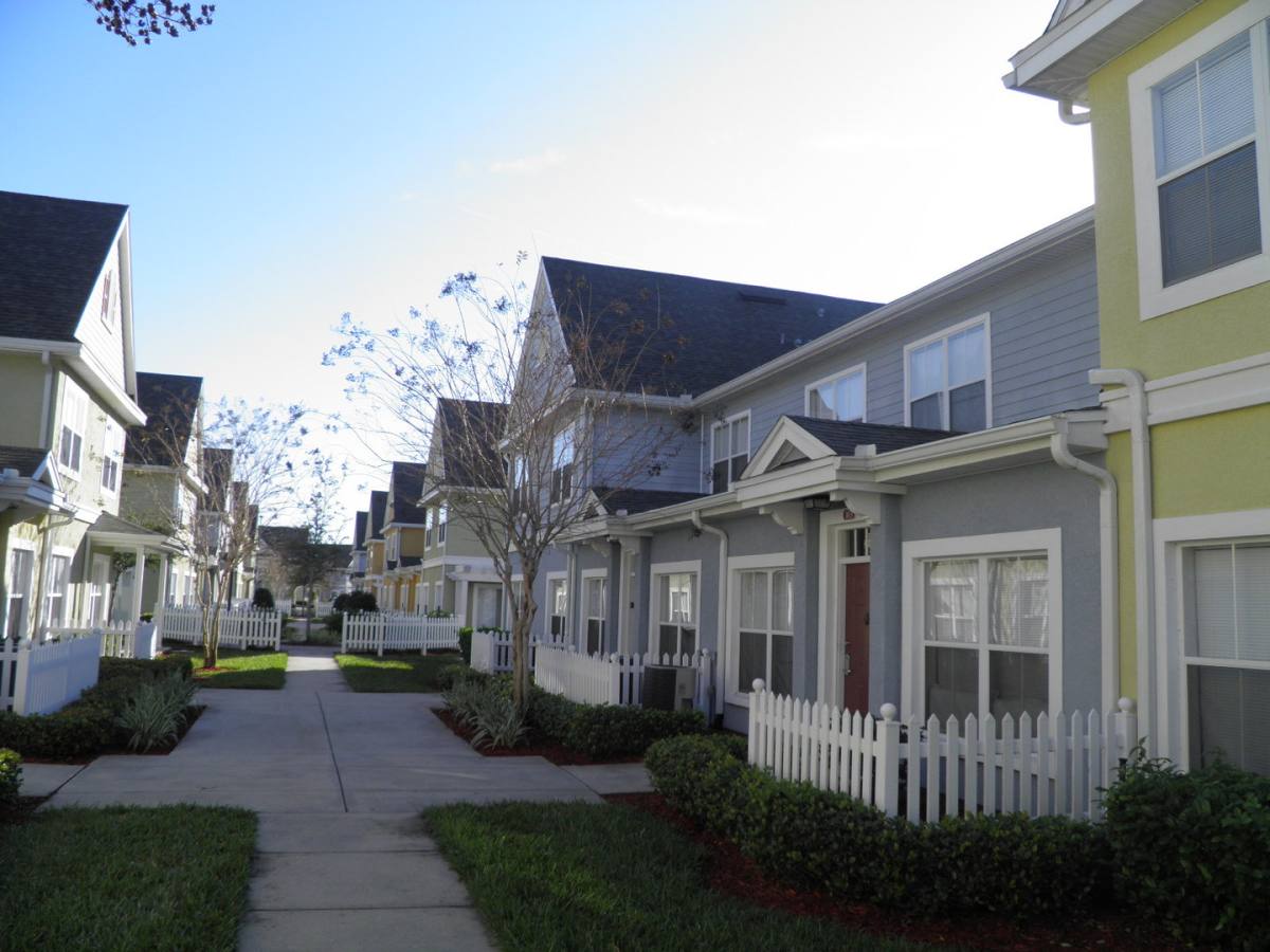 Townhouse for rent at 4001 San Sebastian Dr, Kissimmee, FL 34741