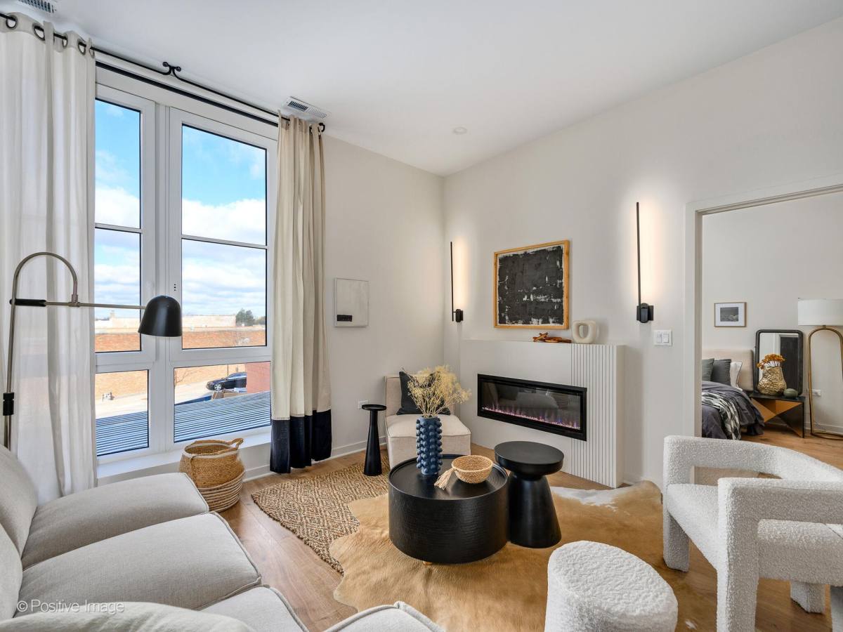 Apartment for rent at 11 W Prospect Ave, Mount Prospect, IL 60056