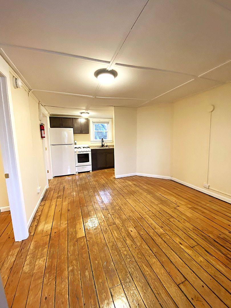 Apartment for rent at 47 Willow St, Burlington, VT 05401