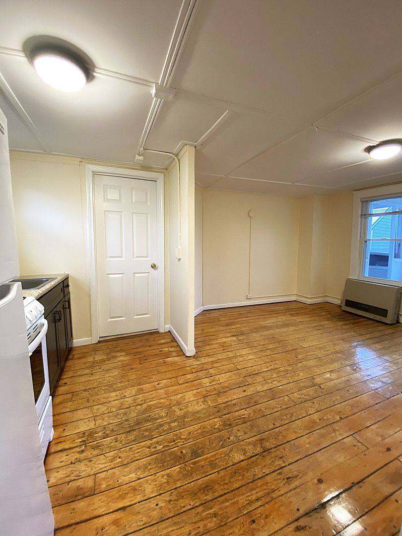 Apartment for rent at 47 Willow St, Burlington, VT 05401