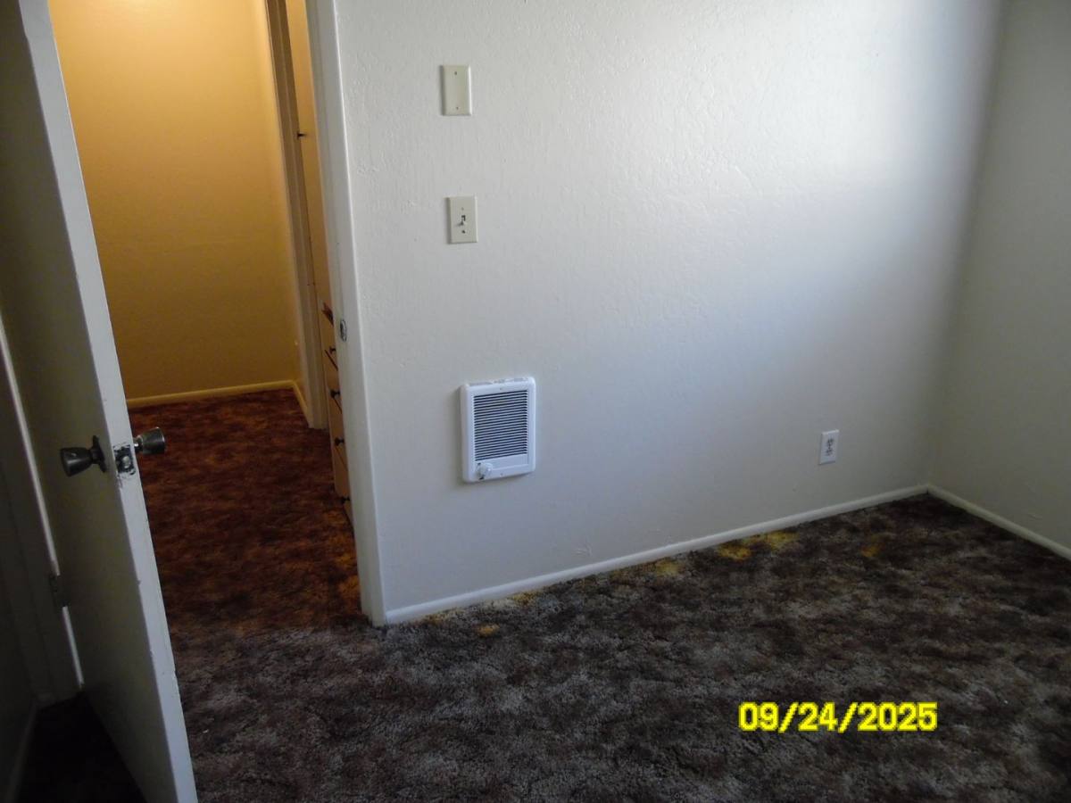 Apartment for rent at 1050 Spring St, Medford, OR 97504