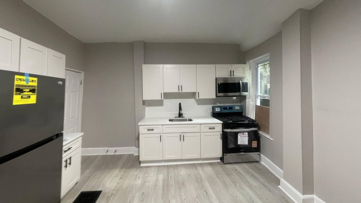 Townhouse for rent at 6152 Glenmore Ave, Philadelphia, PA 19142