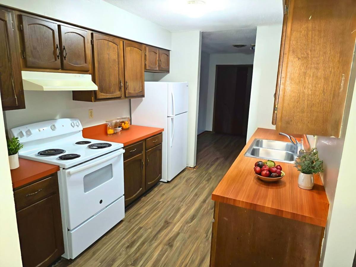 Townhouse for rent at 3904-3910 N Franklin St, Muncie, IN 47303