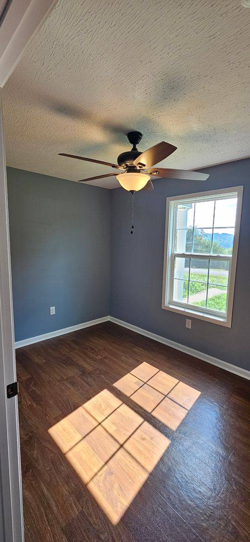 House for rent at 319 Jack Hunt Rd, Tompkinsville, KY 42167