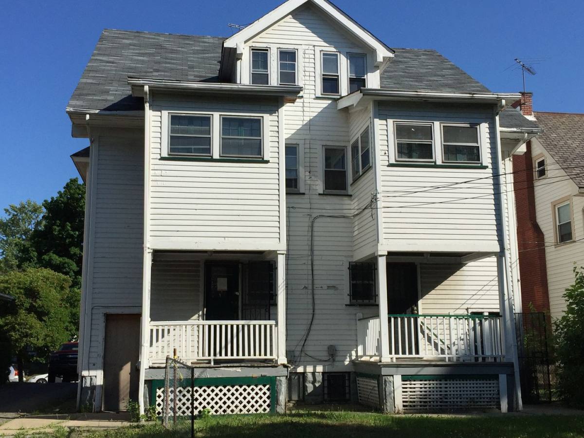 Apartment for rent at 3201 Whitethorn Rd, Cleveland, OH 44118
