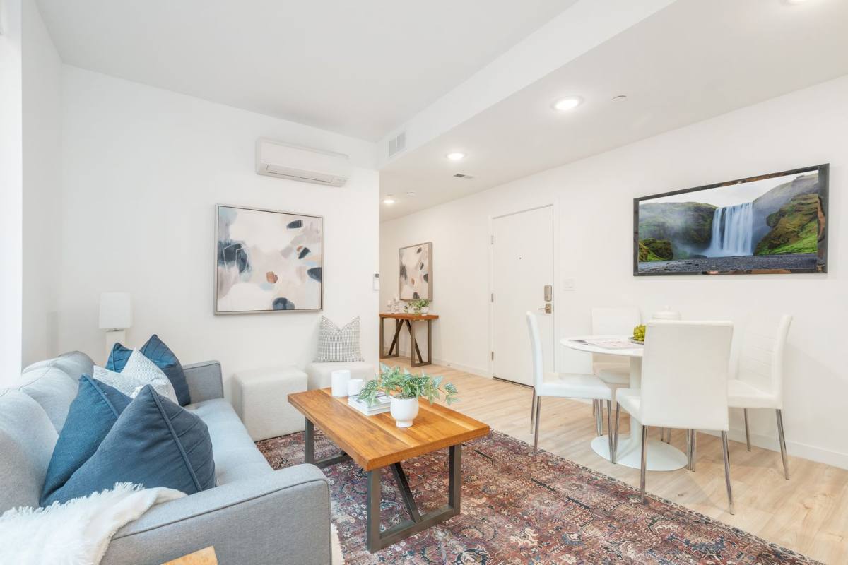 Apartment for rent at 1131-39 N Front St, Philadelphia, PA 19123