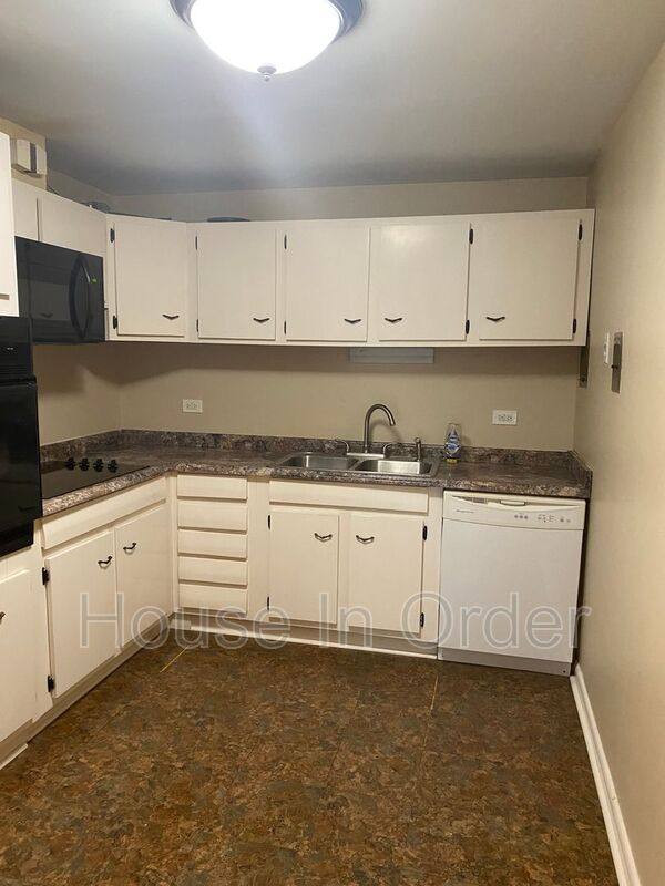 Apartment for rent at 30 Edgemont Rd #27, Asheville, NC 28801