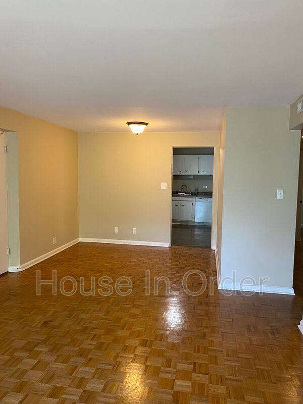Apartment for rent at 30 Edgemont Rd #27, Asheville, NC 28801