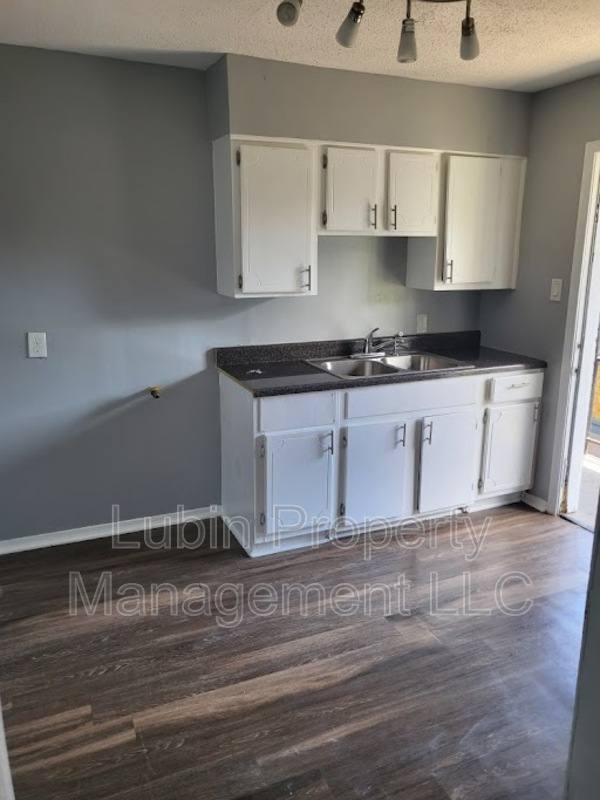 Apartment for rent at 3250 Guernsey Ave #7, Memphis, TN 38112