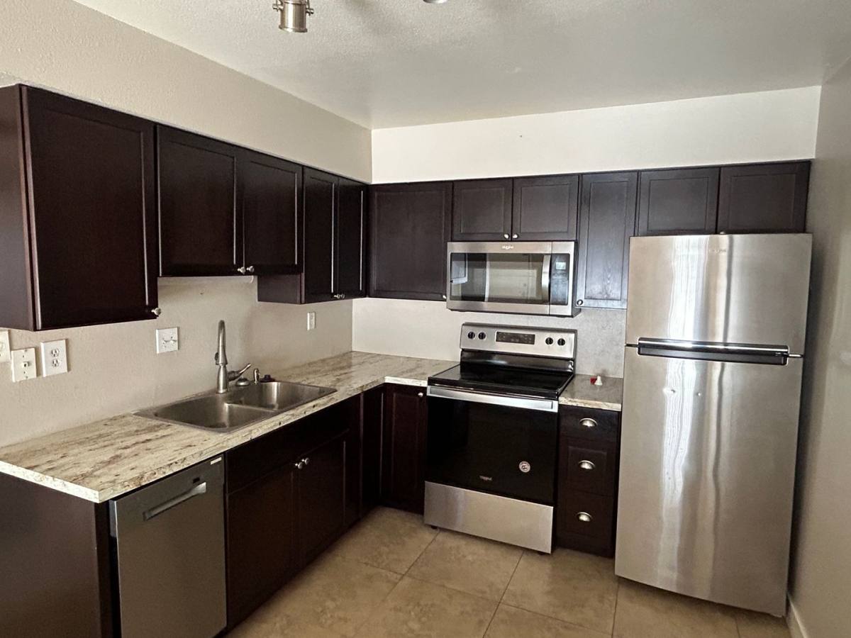 Townhouse for rent at 859 S Extension Rd, Mesa, AZ 85210