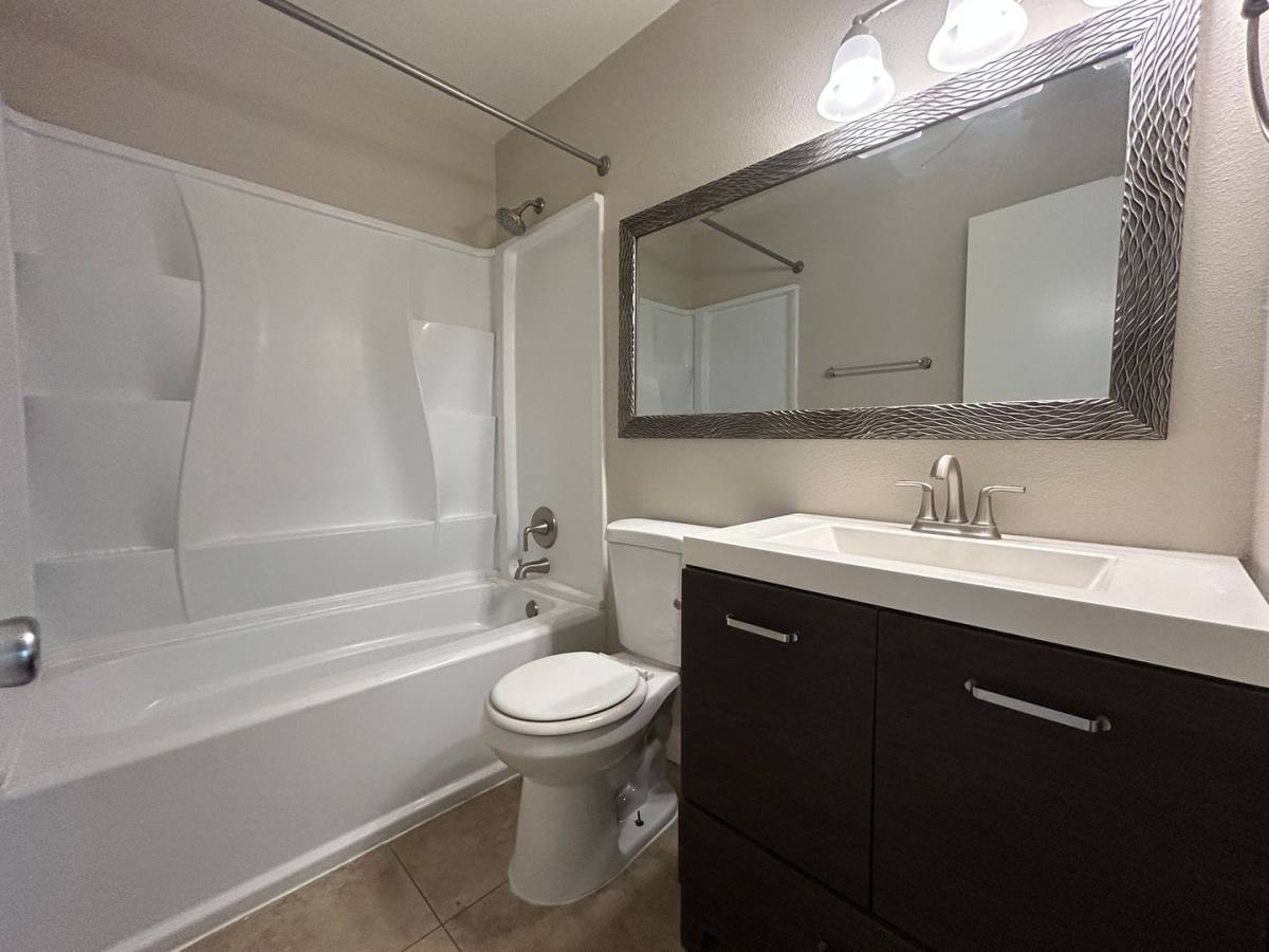 Townhouse for rent at 859 S Extension Rd, Mesa, AZ 85210