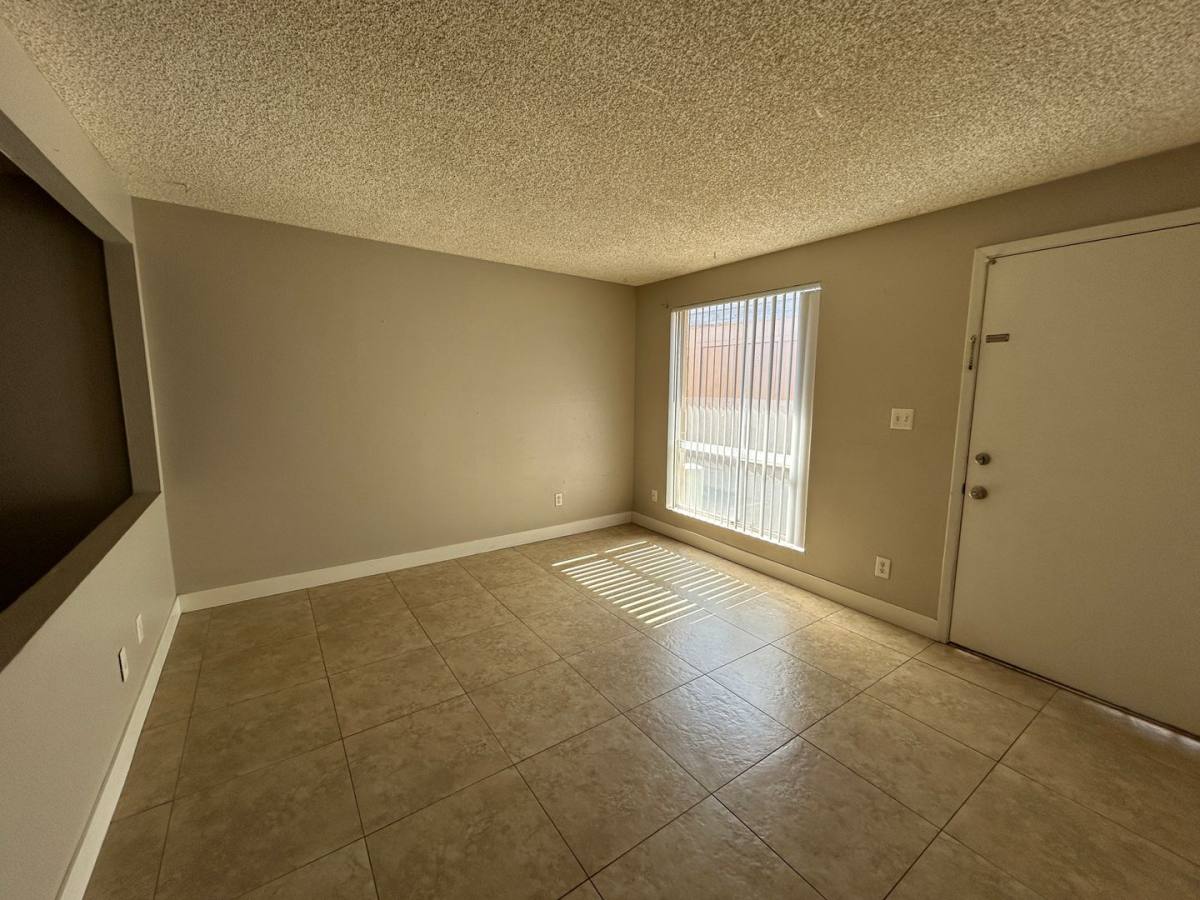 Townhouse for rent at 859 S Extension Rd, Mesa, AZ 85210