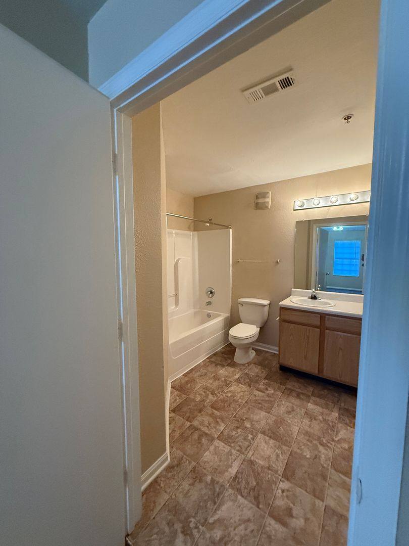 Apartment for rent at 2001 S Lyerly St, Chattanooga, TN 37404