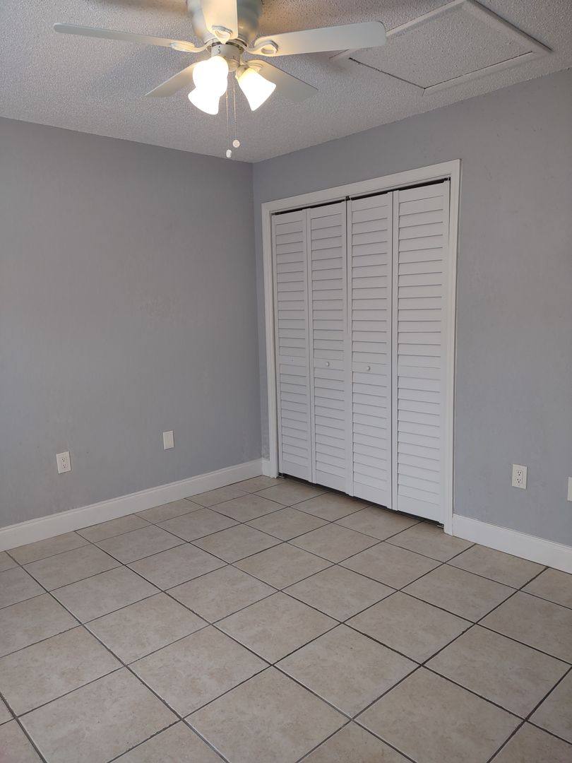 Apartment for rent at 5702 N Lincoln Ave, Tampa, FL 33614