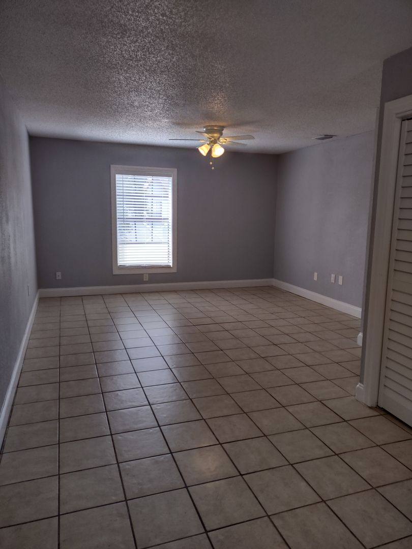 Apartment for rent at 5702 N Lincoln Ave, Tampa, FL 33614