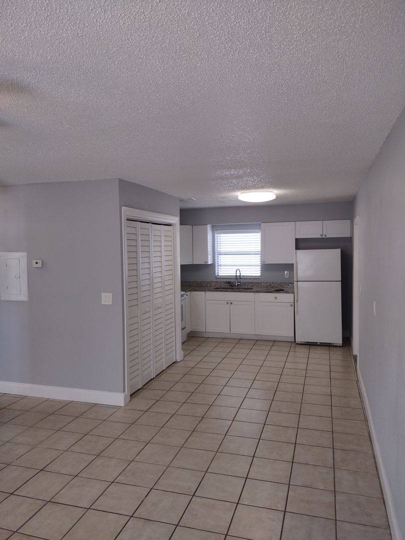 Apartment for rent at 5702 N Lincoln Ave, Tampa, FL 33614