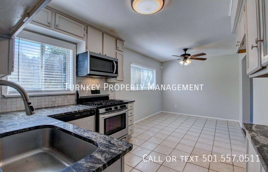 House for rent at 7 Fairbrook Dr, Little Rock, AR 72205